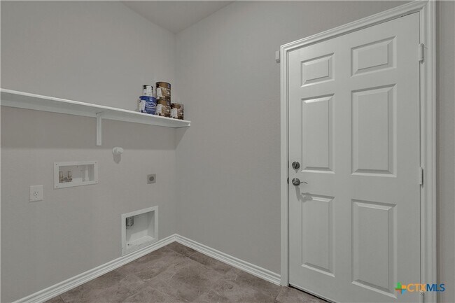 Building Photo - 2038 Wind Chime Wy