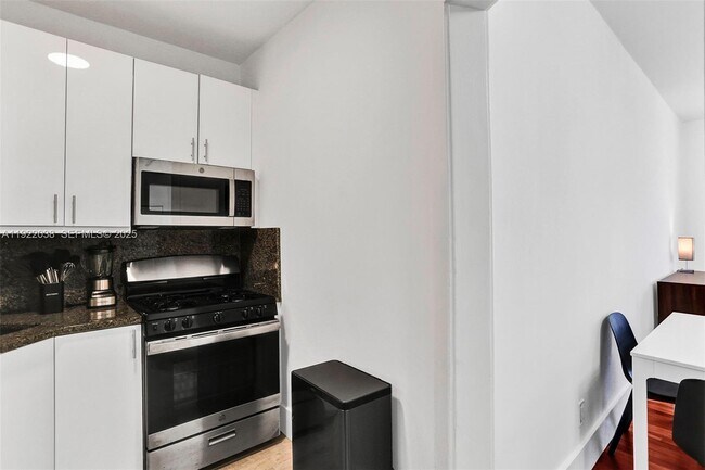 Building Photo - 1656 Polk St