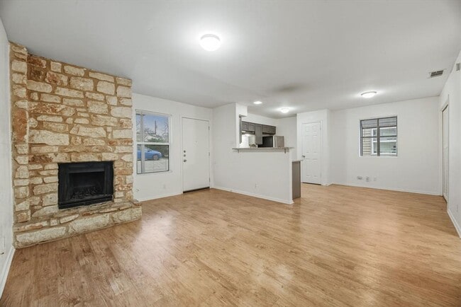 Building Photo - 2303 Rachael Ct