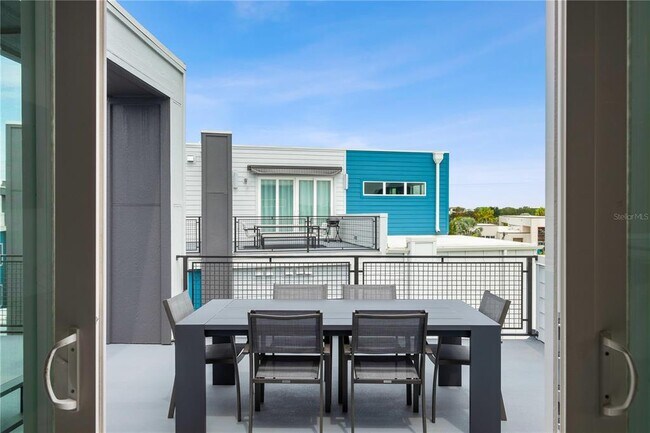 Building Photo - 7770 Sandy Ridge Dr
