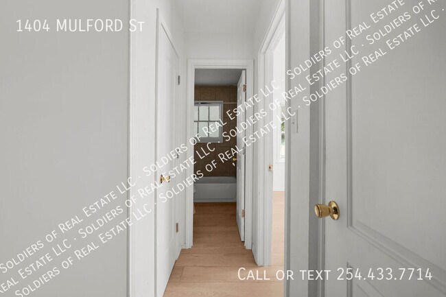 Building Photo - 1404 Mulford St