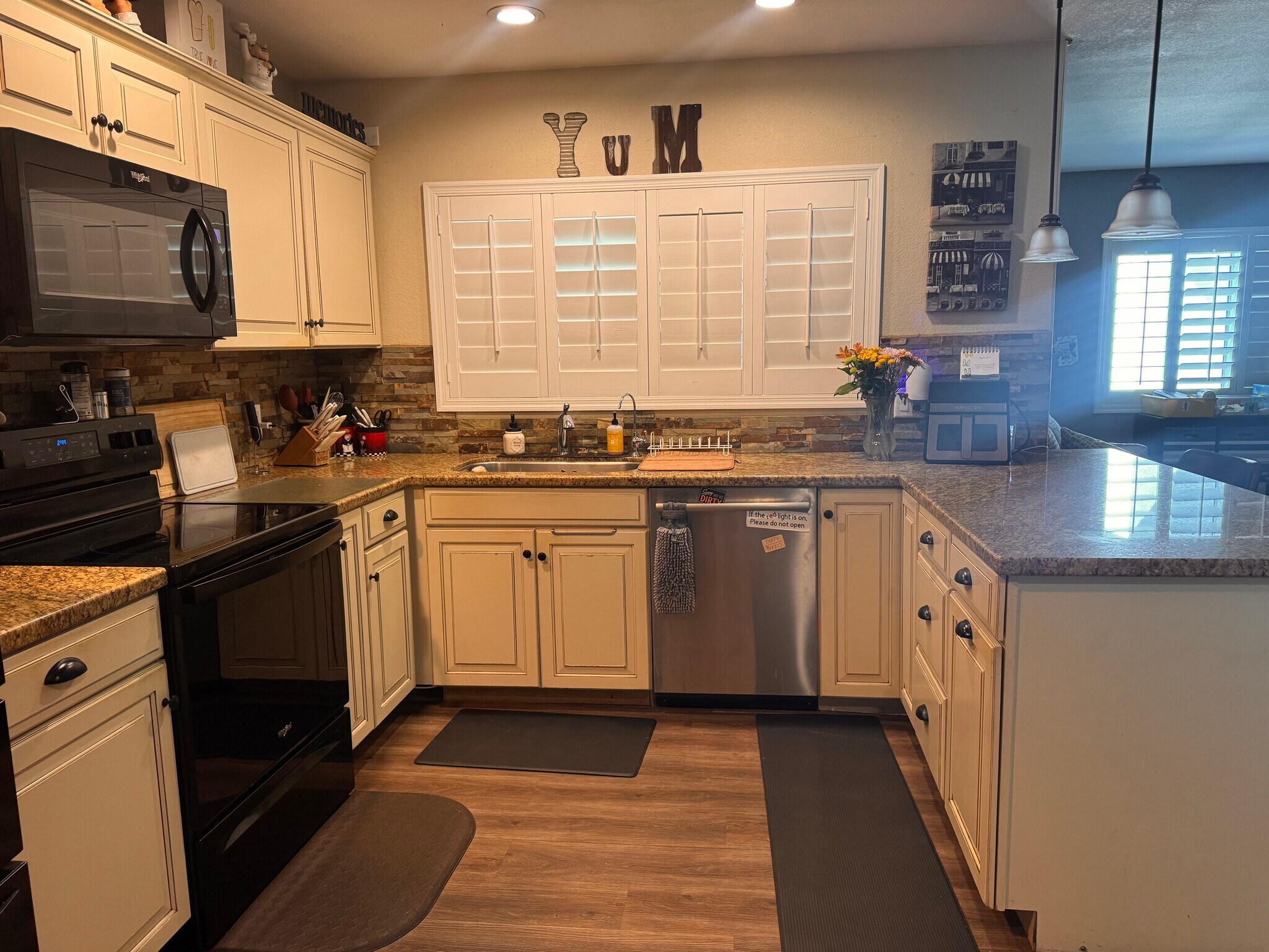 Shared kitchen - 1716 W Mandalay Ln