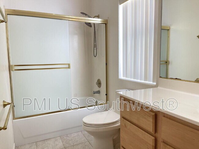 Building Photo - 3300 Ridge View Ave