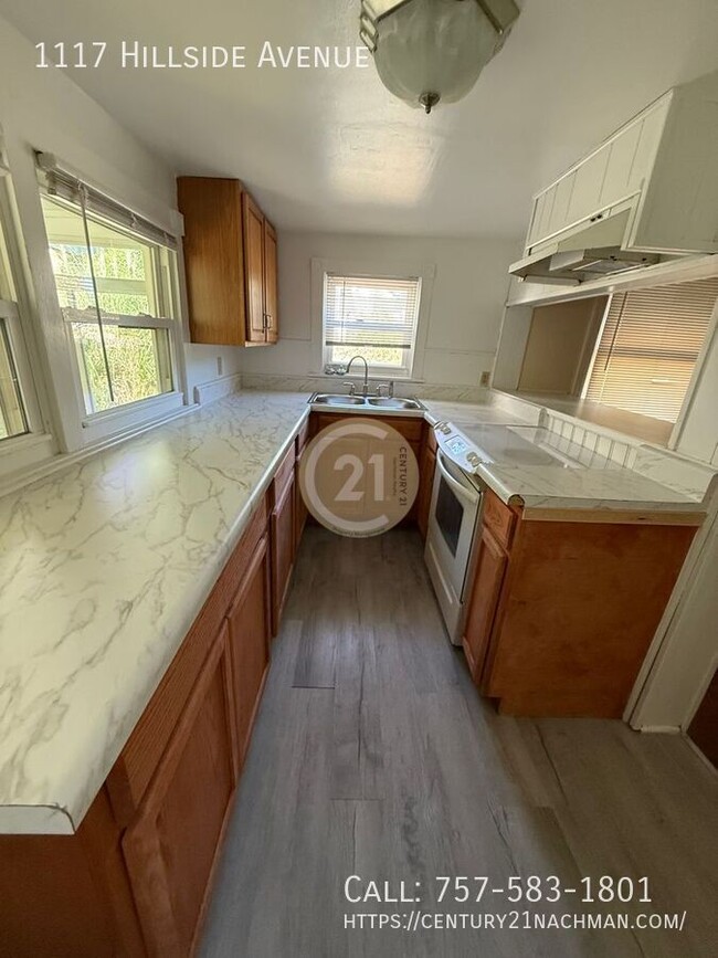 Building Photo - 1117 Hillside Ave