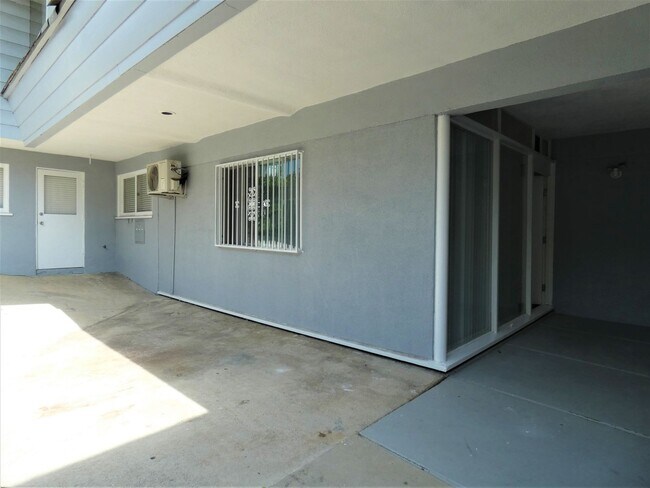 Building Photo - 1946 Holmby Ave
