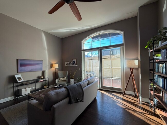 Building Photo - 25 N Downing St