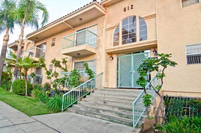 Primary Photo - 612 E Cypress Ave