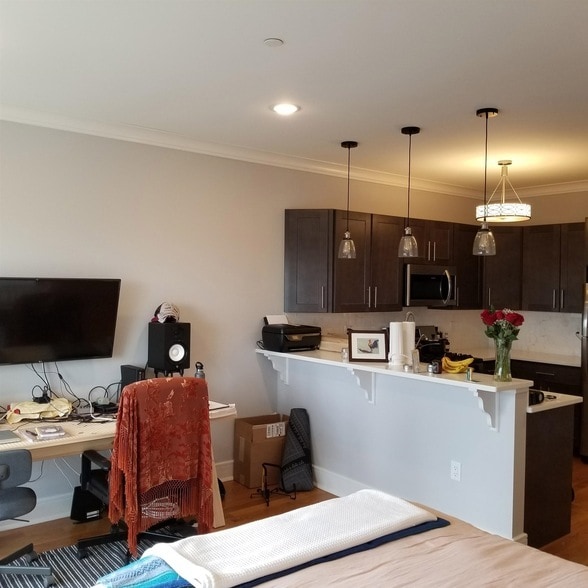 Building Photo - 3 Perrine Ave