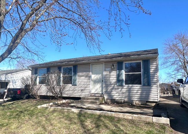 Building Photo - 1718 Ripplebrook Rd