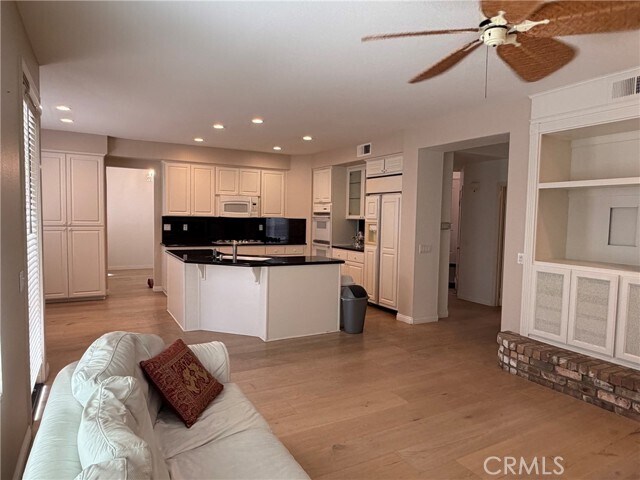 Building Photo - 7056 Ashley Dr