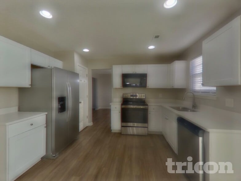 Building Photo - 5154 Avening Ct