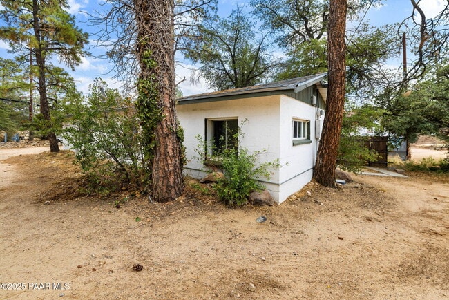 Building Photo - 1623 Idylwild Rd
