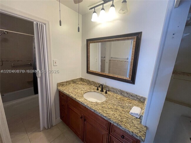 Building Photo - 110 Cypress Club Dr