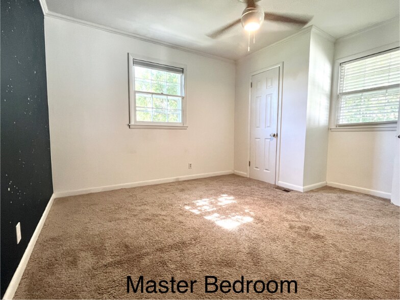 Building Photo - 2821 Galesburg Dr