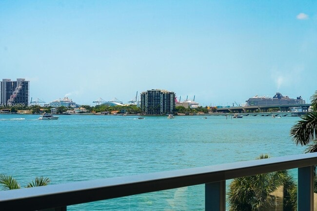 Building Photo - 788 NE 23rd St