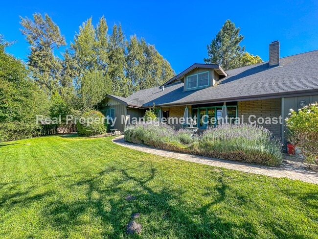 Primary Photo - AVAILABLE SEPTEMBER - Nice Home in Atascad...