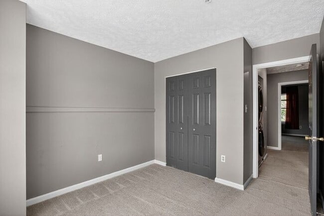 Building Photo - 22125 St Leonards Circle