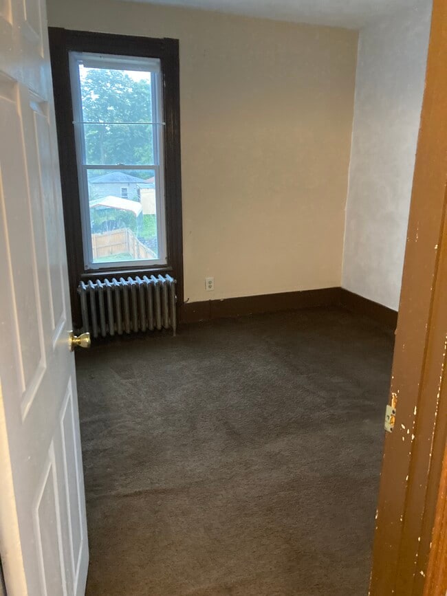 Building Photo - 89 W Walnut St