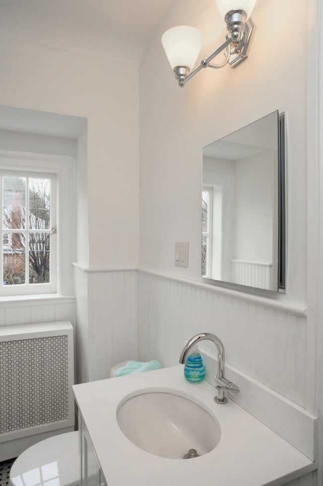 Building Photo - 5334 Nebraska Ave NW