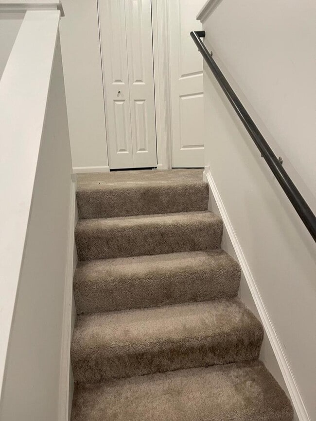 Building Photo - 1464 Collins St