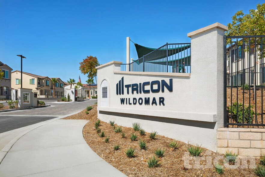 Building Photo - 24933 Siempre Ct