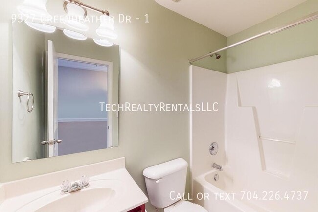 Building Photo - 9327 Greenheather Dr