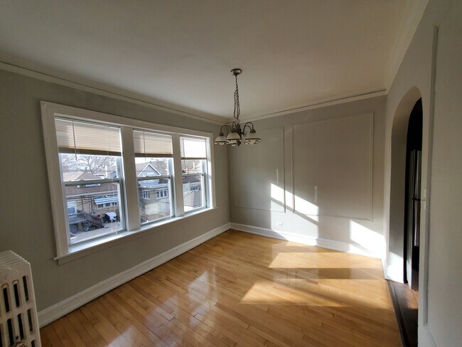 Building Photo - 5428-5430 N Kimball