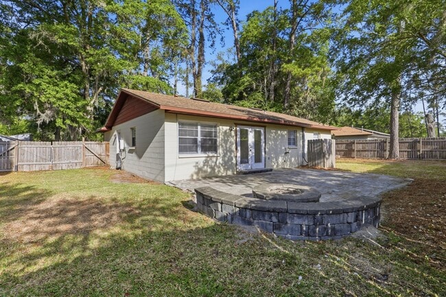 Building Photo - Location, location, location!