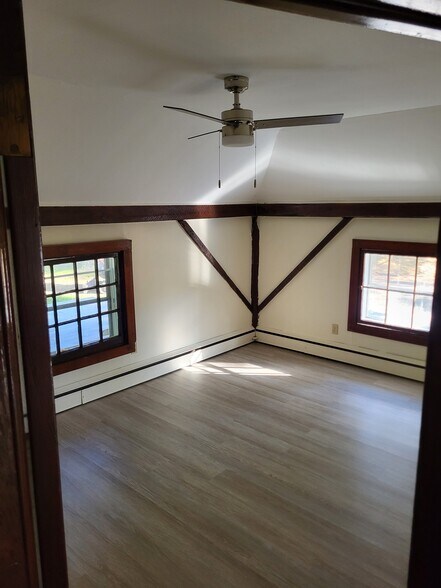 Building Photo - 48 Daniele Dr