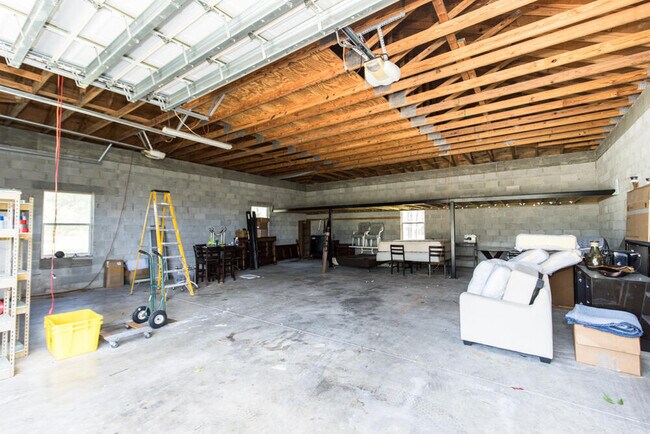 Building Photo - 15288 76th Rd N