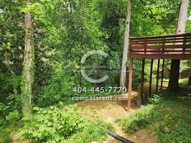 Building Photo - 2636 Whiteleigh Ct NE