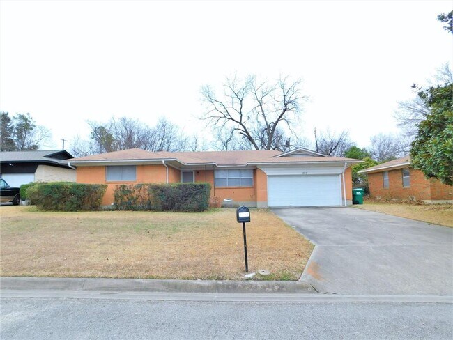 Primary Photo - 1713 Crescent St