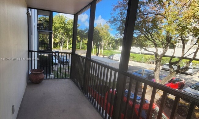 Building Photo - 3301 N Country Club Dr