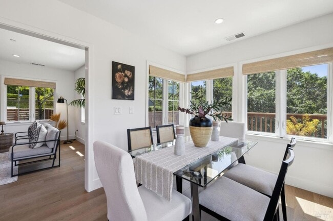 Building Photo - Newly Renovated Ross Four Bedroom & Three Bathroom Home on 1/2 acre with AC and Views