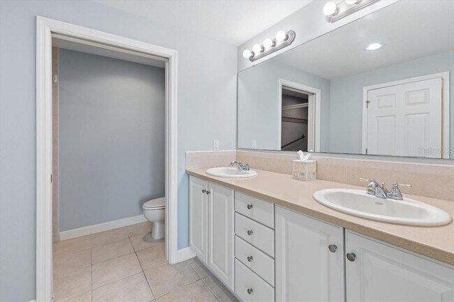 Building Photo - 10045 Links Ln