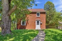 Building Photo - 624 Elm Dr