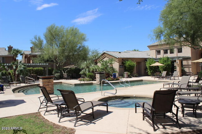 Building Photo - 16013 S Desert Foothills Pkwy