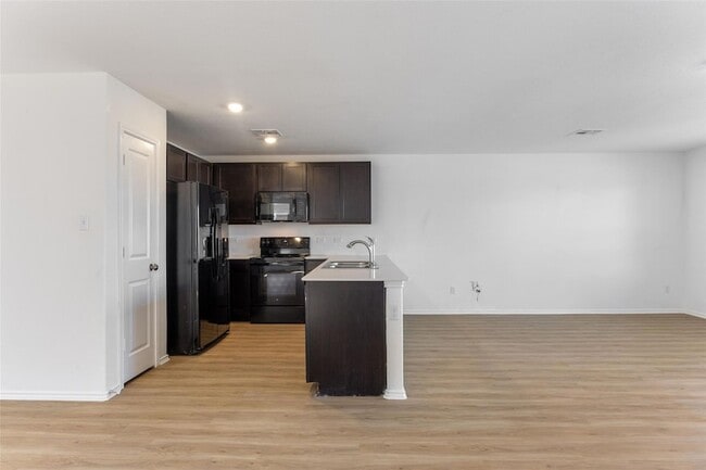 Building Photo - 1125 Largemouth Ln