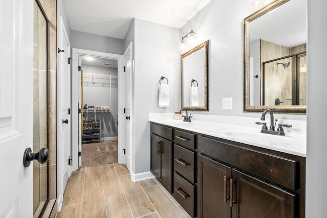 Building Photo - 1607 Ellie Piper Cir