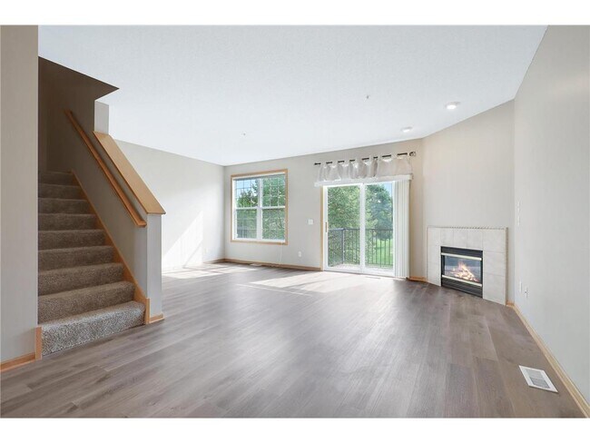 Building Photo - 15564 Lilac Dr