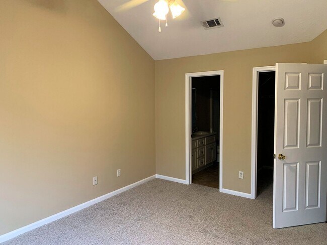 Building Photo - 410 Northrop Pl