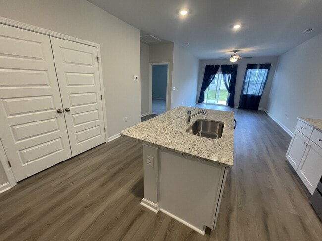Building Photo - 504 Sea Sparrow St