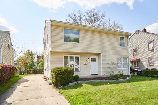 Building Photo - Renovated 5 Bedroom 2.5 Bath home