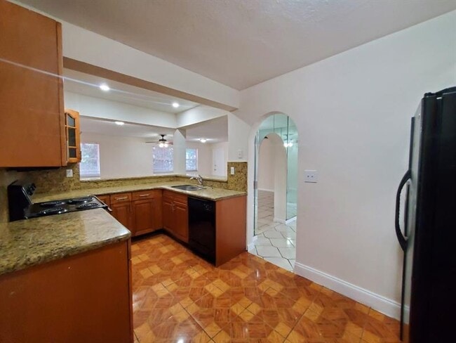 Building Photo - 3377 NW 22nd St