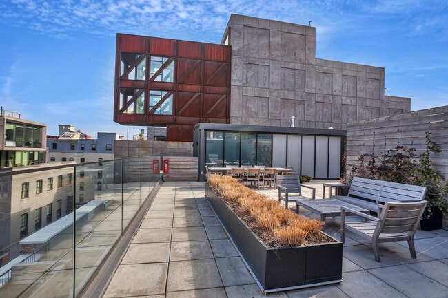 Building Photo - 51 Jay St