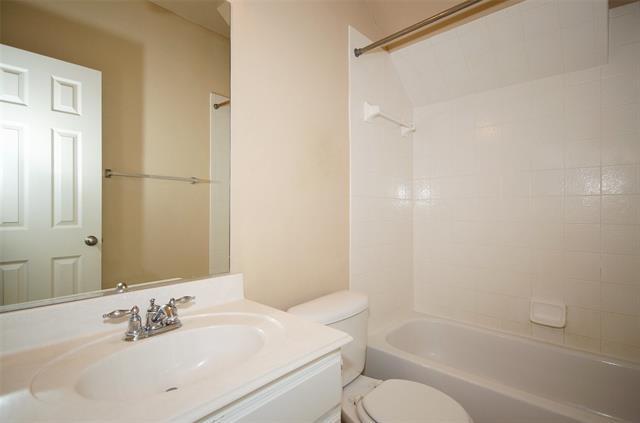 Building Photo - 907 Mustang Ridge Dr