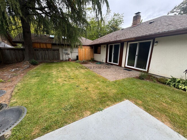 Building Photo - 2930 Tulip St