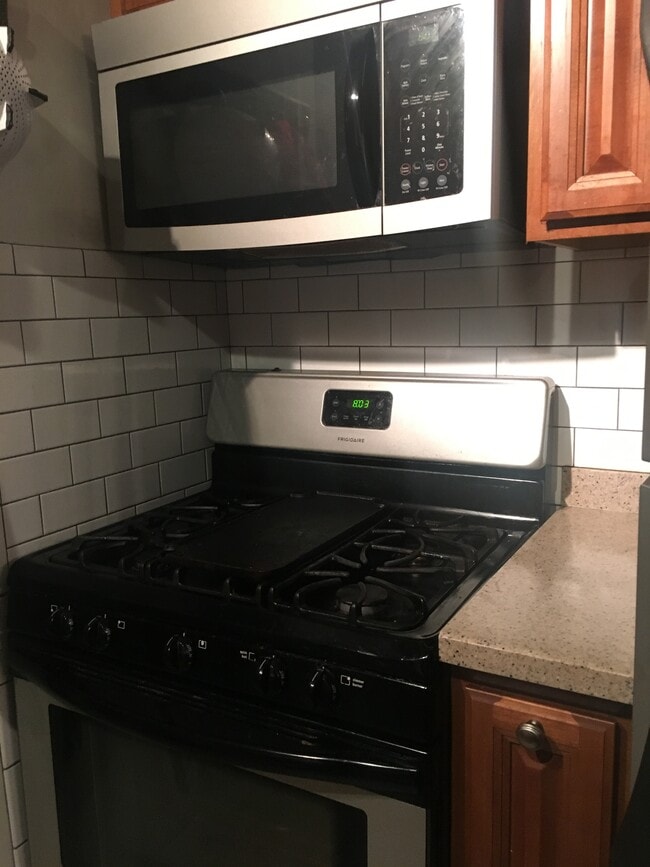 Building Photo - 203 Hillside Ave