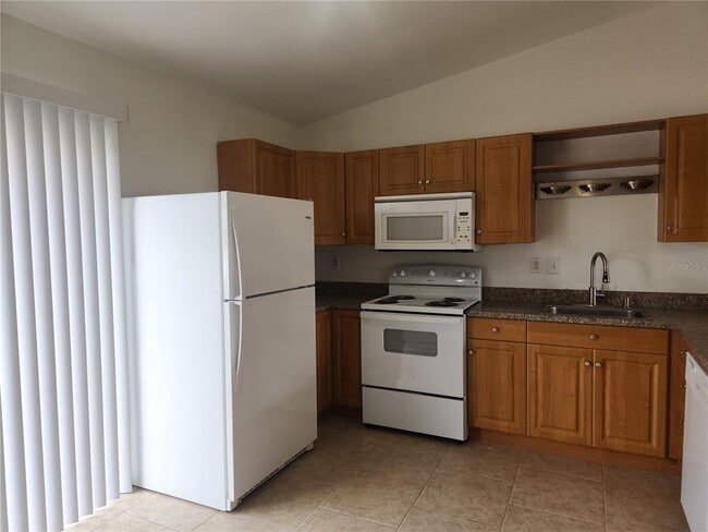 Building Photo - 1140 Queen Rd