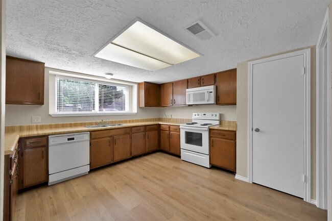 Building Photo - 4718 Cypressdale Dr